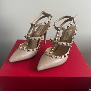 Valentino Poudre  Leather Rockstud Pointed T-Strap Heels
